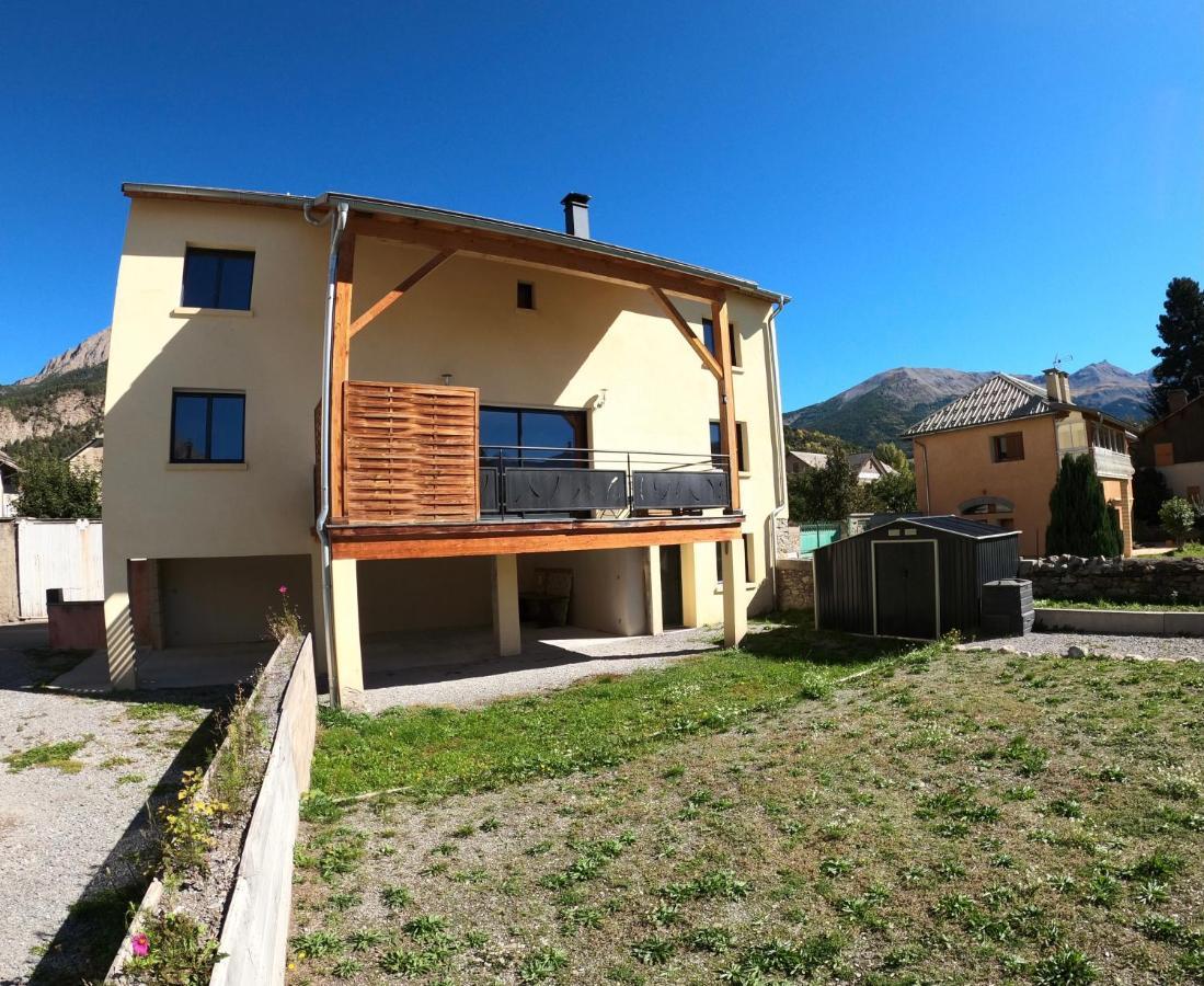 Maison Neuve Proche De Barcelonnette Jausiers Exterior photo