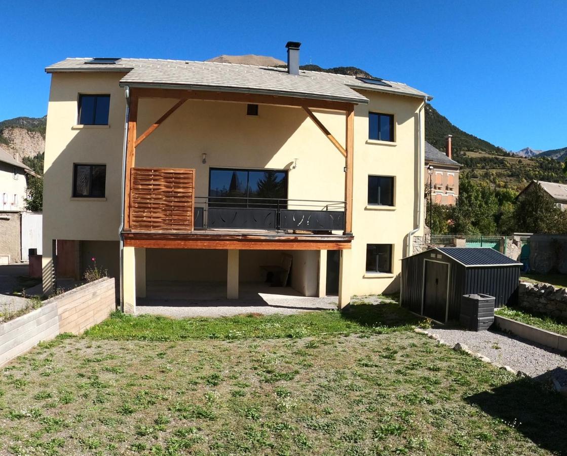 Maison Neuve Proche De Barcelonnette Jausiers Exterior photo